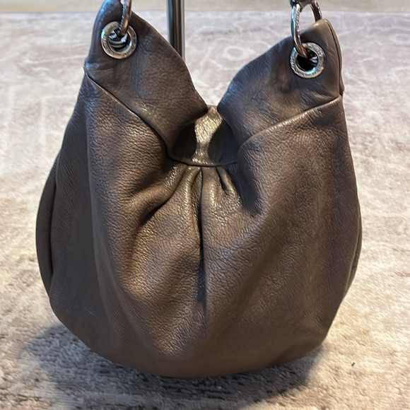 MARC JACOBS MARC GRAY LEATHER CLASSIC Q HILLIER HOBO BAG - Picture 9 of 15